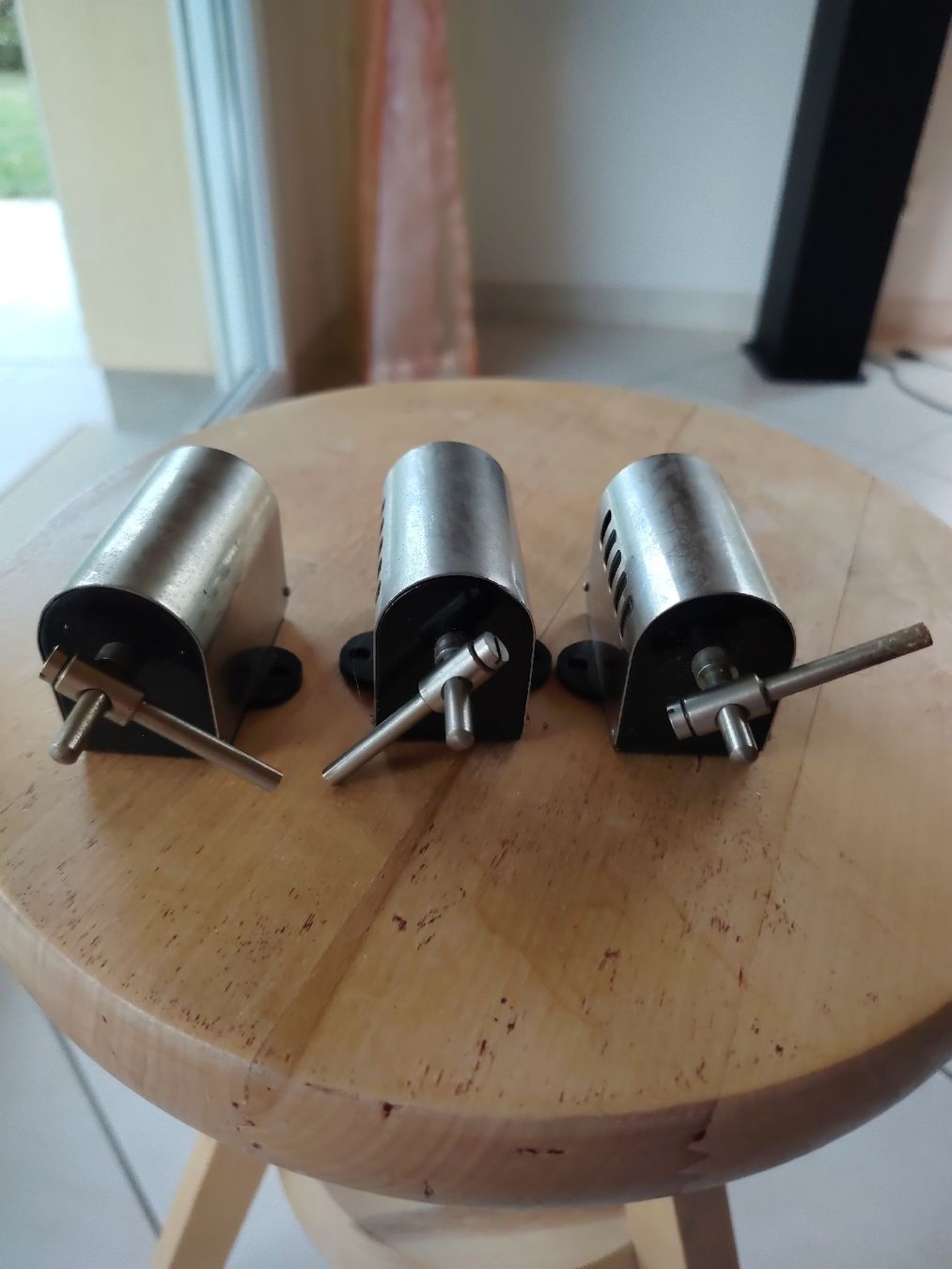 Tutti gli attrezzi: 3 compteurs mécaniques à levier, état d'usage correct – Usato da Le Locle venduto da Oldthingslover 2