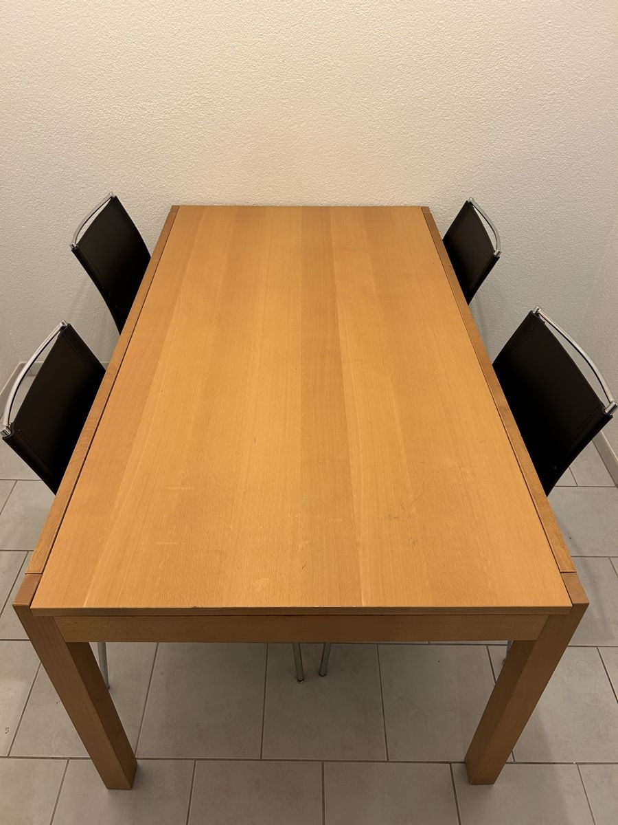 Tables: Tisch ohne Stühle – D'occasion à Zürich par wan_2r7v