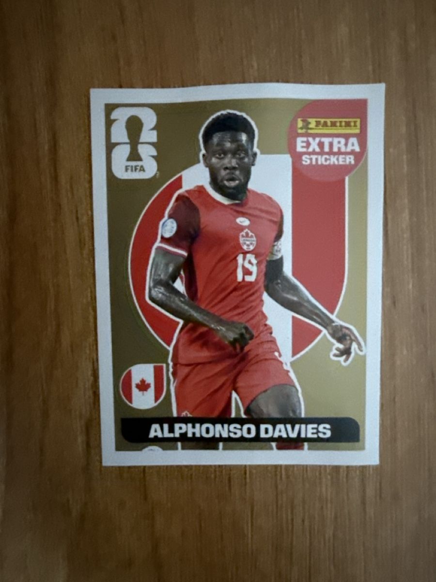 Panini Carte collezionabili: Alphonso Davies Gold Extra Sticker – Nuovo (secondo la descrizione) da Brugg AG venduto da Jeta6