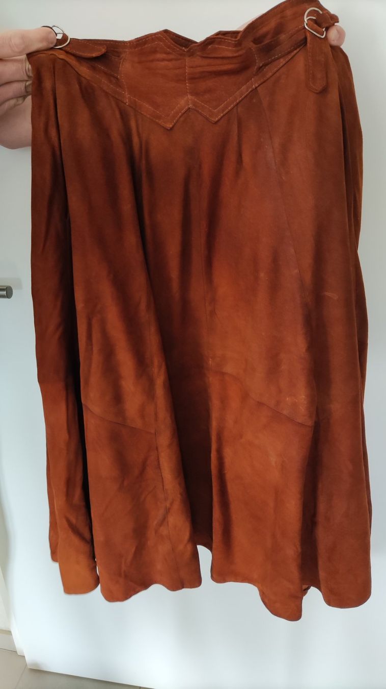 Gonne: Jupe vintage en daim Peau d'Âne – Usato da Orbe venduto da ecilea 1
