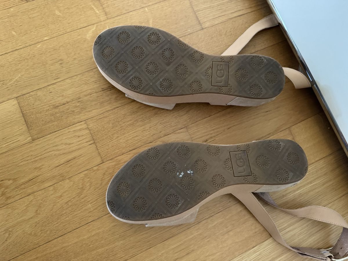 Ugg Scarpe da donna: UGG Sandalen, Gr 41 – Usato da Buchrain venduto da Knitsrek 3