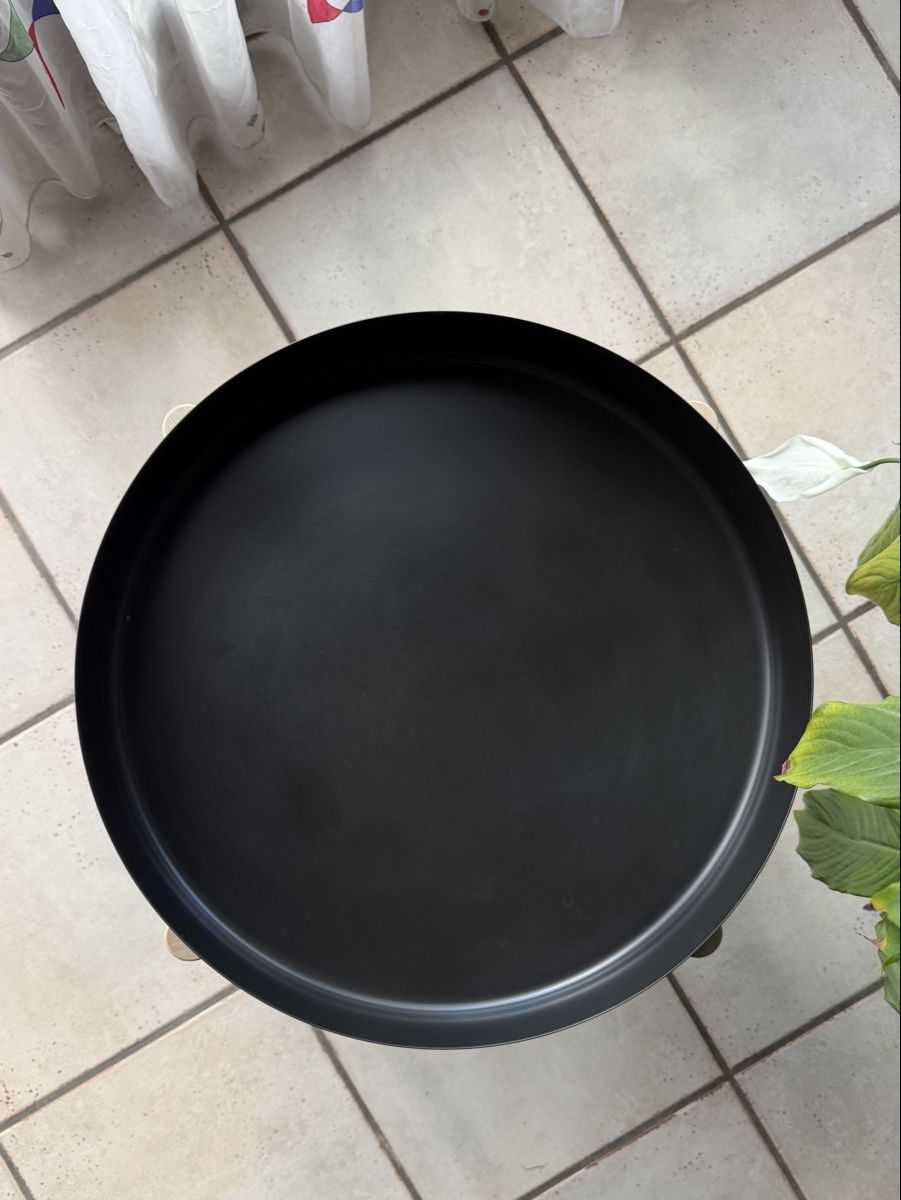 Ikea Tavoli: Schwarzer Serviertisch/Beistelltisch mit Holzfüssen – Usato da Dierikon venduto da ser_5nrb 1