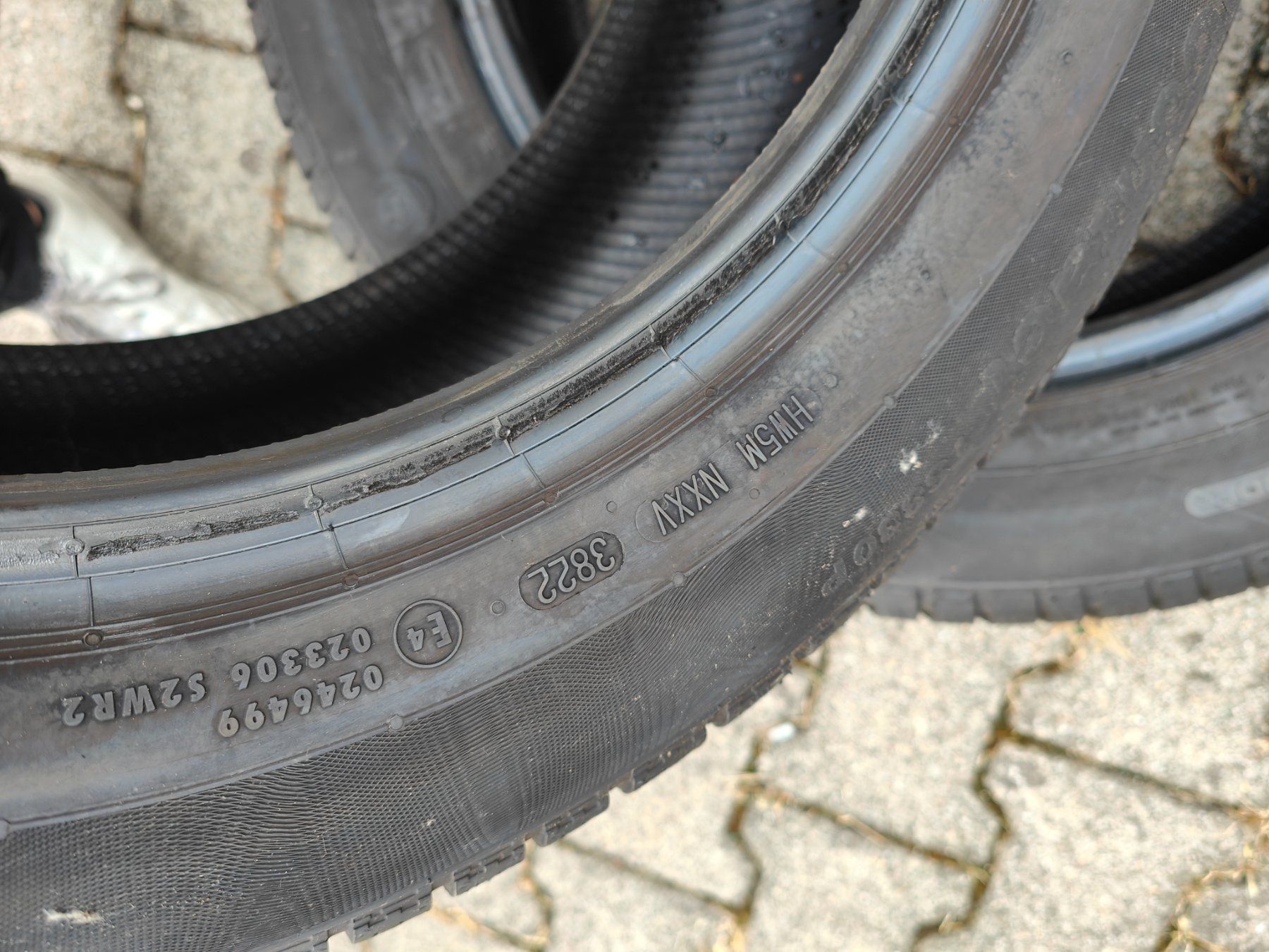 Continental Pneumatici & Ruote complete: Winterreifen 215/60 R16 – Usato da Oberengstringen venduto da Reifen-Lagerverkauf 4