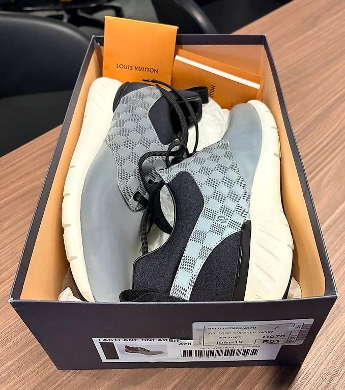 Louis Vuitton Scarpe da uomo: Louis Vuitton Sneaker Fastlane 1A3GF7 taille 41 – Nuovo e nell'imballaggio originale da Le Grand-Saconnex venduto da ThibValais88 1