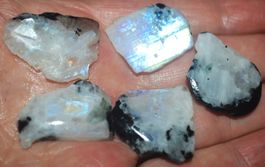Mineralien Set L-3294 – Afrikanischer Regenbogen Mondstein 5