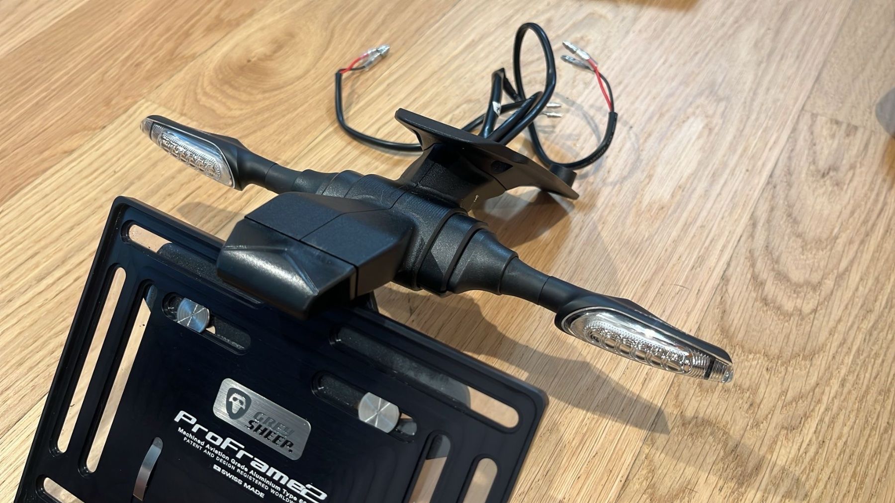 Tutti i ricambio per moto: Evotech performance kennzeichenhalter inkl.  Evotech blinker – Usato da Zürich venduto da SS59 1