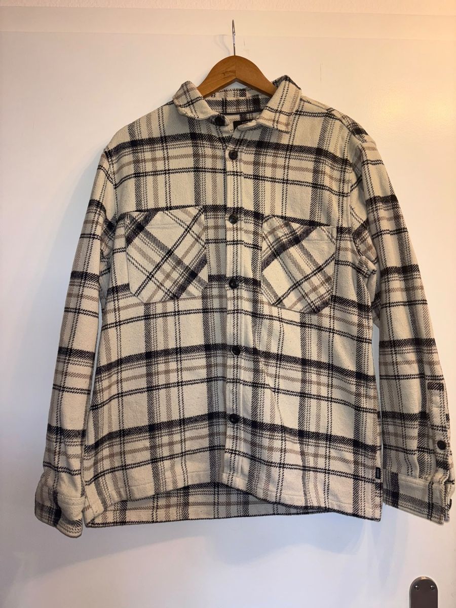 Pulls & Sweat-shirts: Jäckli gr M – D'occasion à Jona par SaF0da