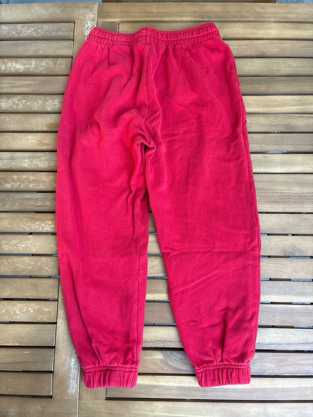 H&M Pantaloni: Trainerhose rot, Hogwarts, Gr 134 – Usato da Guntershausen venduto da Gloominati 1
