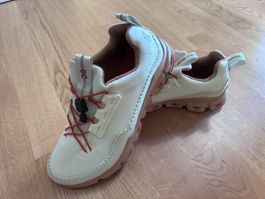 On Cloud Damen Laufschuhe, Gr. 38, Neuwertig!