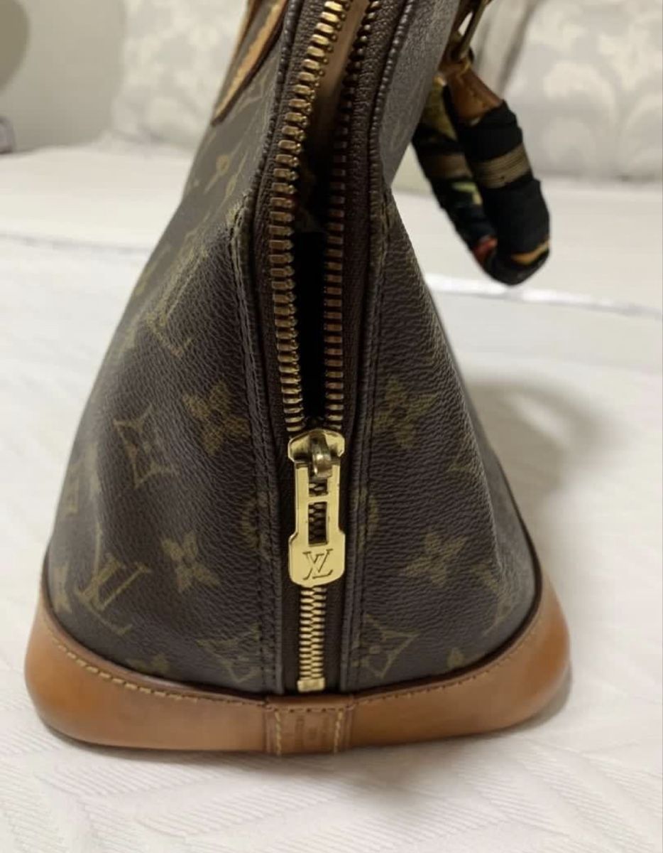 Louis Vuitton Borse da donna: The Architectural Icon: Louis Vuitton Alma PM – Usato da Zürich venduto da Curated.Chapters 6