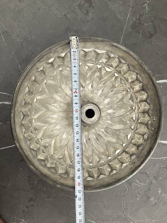 Teglie da forno: Stampo per ciambella in rame – Usato da Origlio venduto da Zeto.81 2
