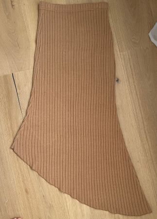 Ribbed asymmetric midi skirt with elastic waist S