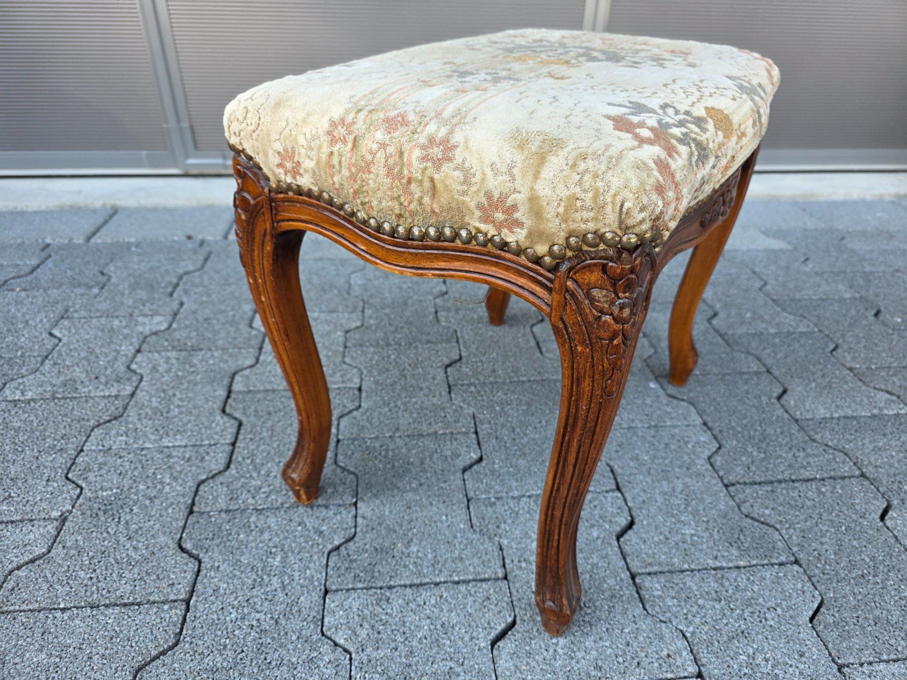 Tabourets: Vintage Hocker Schemmel Polster Sessel Stuhl – D'occasion à Walterswil BE par Lonitti 3