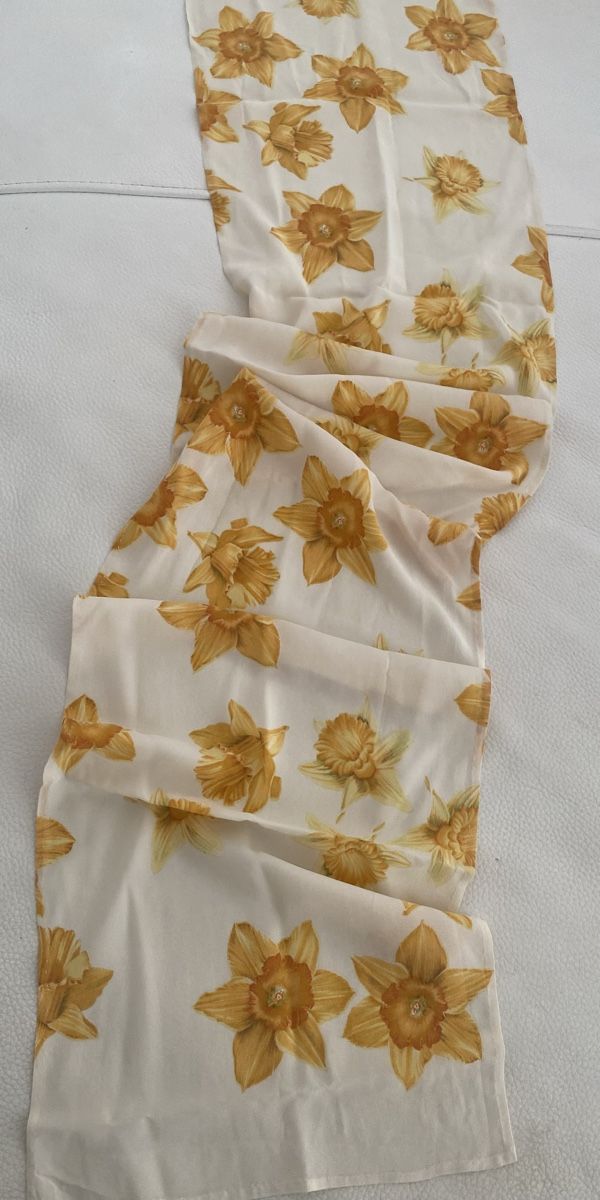 Foulard & Sciarpe: Seiden Schal 🌸 – Usato da Opfikon venduto da Luis144 5