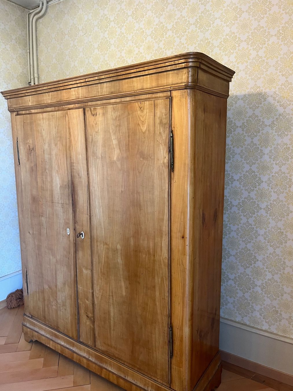Armadi: Schrank 2 Türig Antik – Usato da Allmendingen b. BE venduto da juair 7