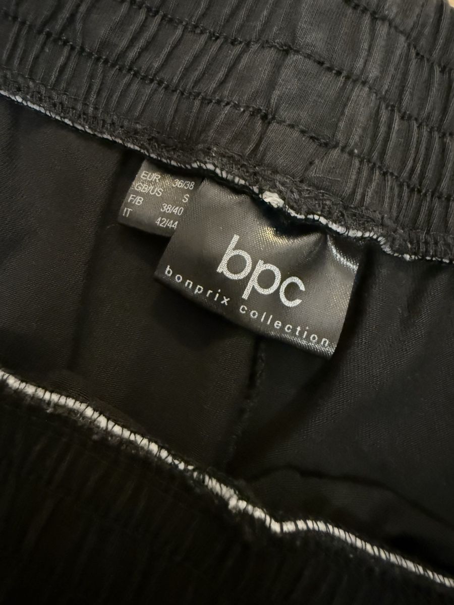 Hosen: Schwarze Stoffhosen Damen Grösse M – Gebraucht aus Kölliken von Vivii01 1