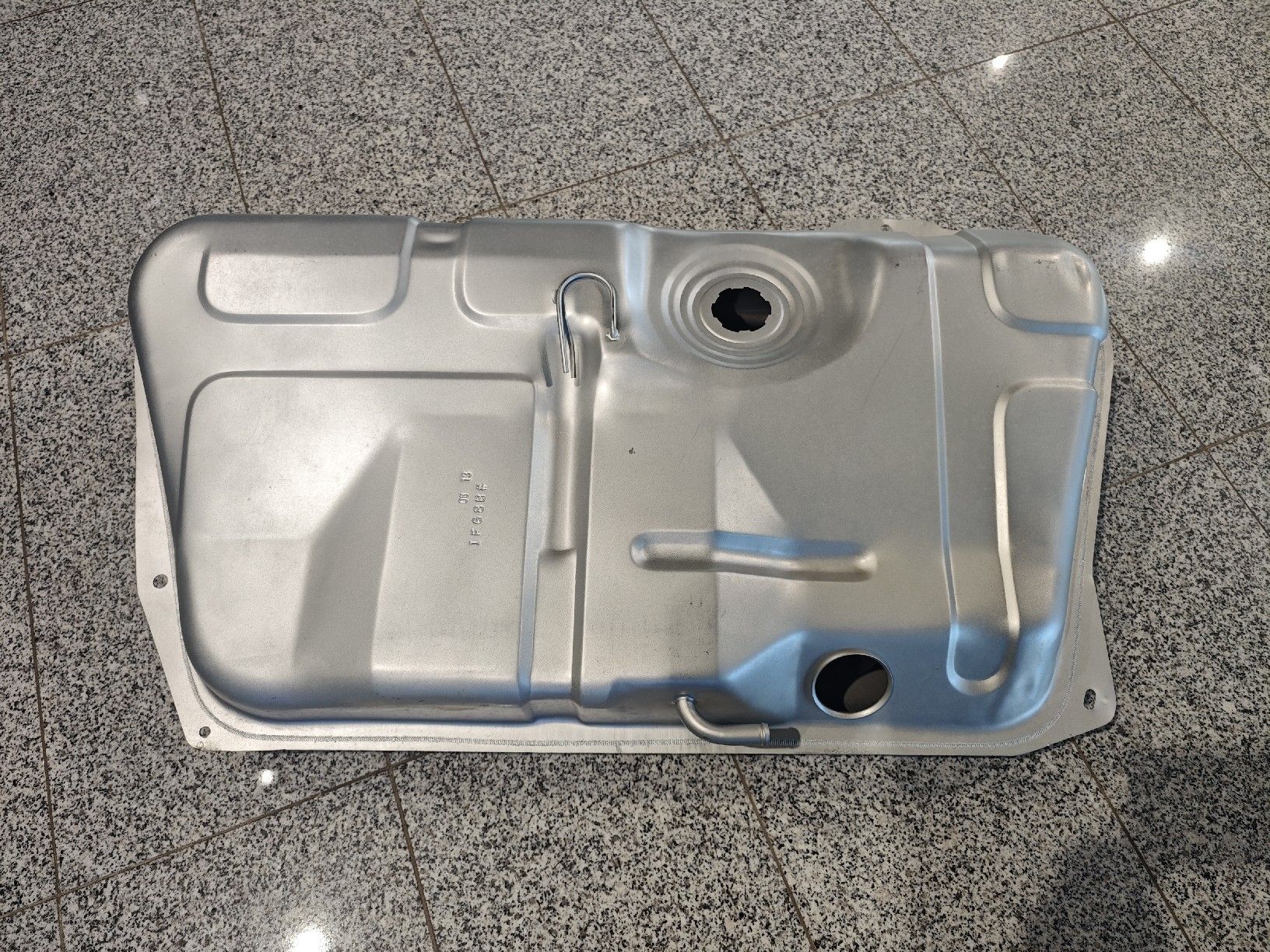 Ford Tutti pezzi di ricambio auto: Benzintank Ford Escort – Nuovo e nell'imballaggio originale da Riedtwil venduto da rs_sigi
