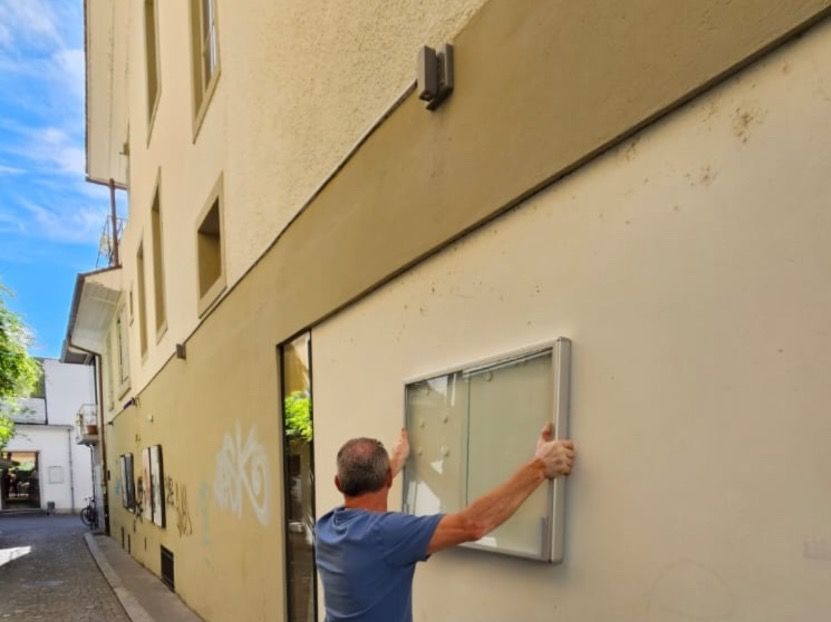 Sonstiges für Büro & Gewerbe: werbe menu  glasvitrine restaurant laden= lieferung gratis – Gebraucht aus Thun von usmlieferung