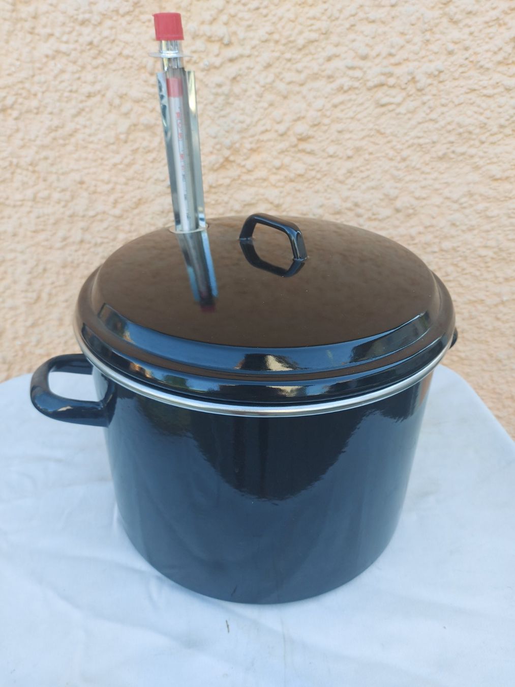 Töpfe: Einkochtopf; Schwarzer Kochtopf mit Thermometer 35cm – Neu und originalverpackt aus Rheinau von profitronic.shop