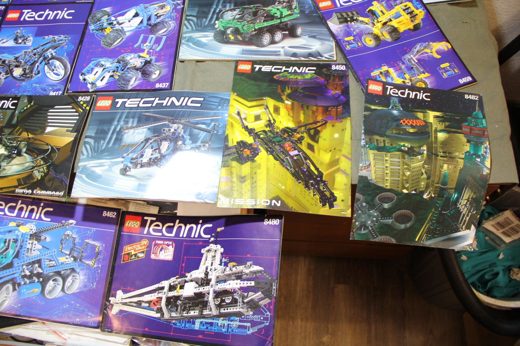 Technics Kit di costruzioni: LEGO Technic Anleitungen 1990 - 2000, 19 Stk – Usato da Belp venduto da Tomsek 5