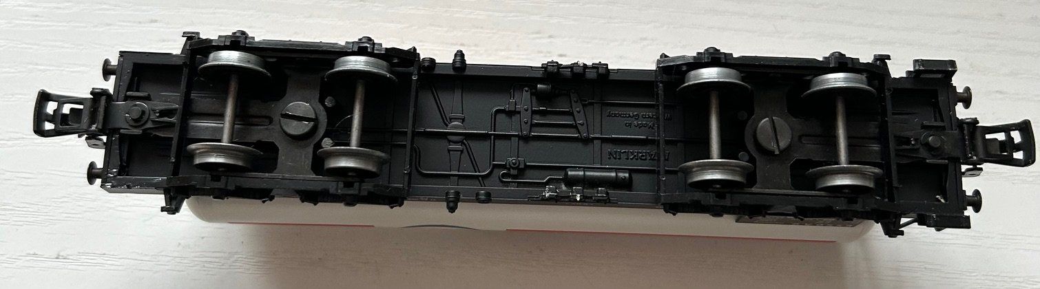 Märklin Modelleisenbahnen: Märklin 4650 - DB-Kesselwagen Esso – Gebraucht aus Bubendorf von torina99 3