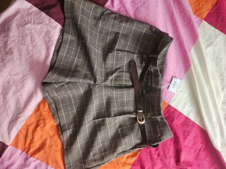 Karierte Kurzehose mit Gürtel gr XL