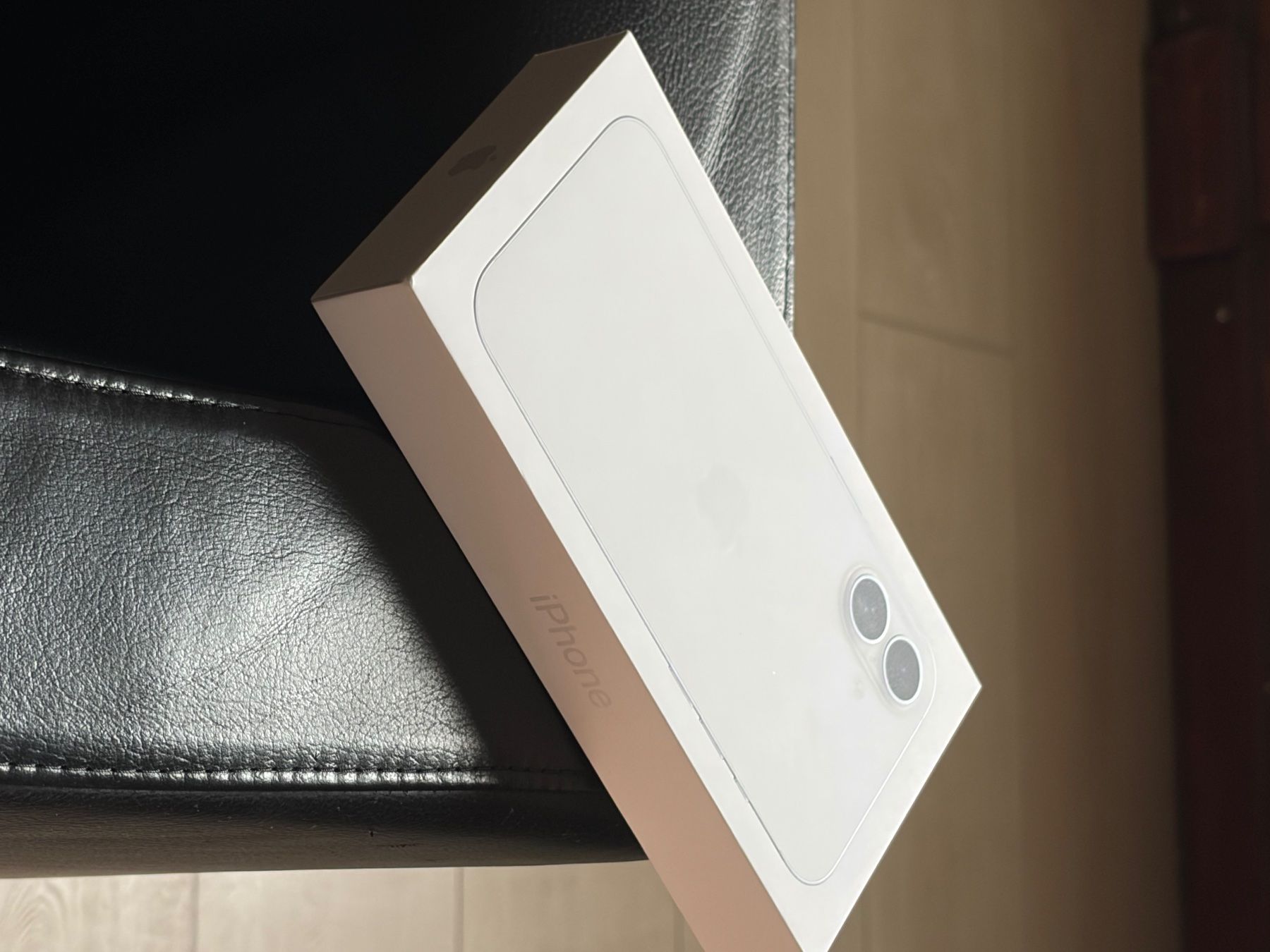 Apple Portables: iPhone 16 Plus 128GB White — Brand New — Factory Sealed – Neuf avec emballage d'origine à Oftringen par tol_97jh 1