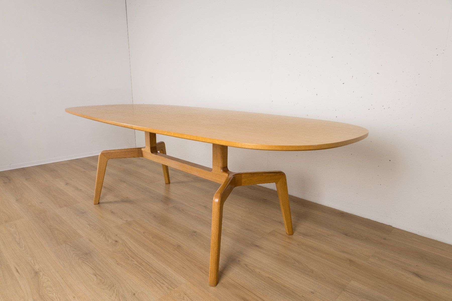 Alias Tavoli: Alfredo Häberli Alias Stabiles Oval Designeresstisch 690 – Usato da Winterthur venduto da Restored 4