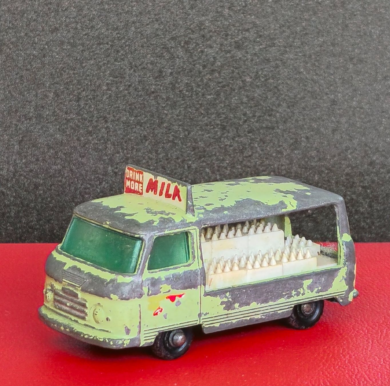 Lesney Modellini d'auto: Modellauto Matchbox Lesney Commer Bottle Float (Nr. 21) 1961 – Usato da Zürich venduto da Tanteemma369