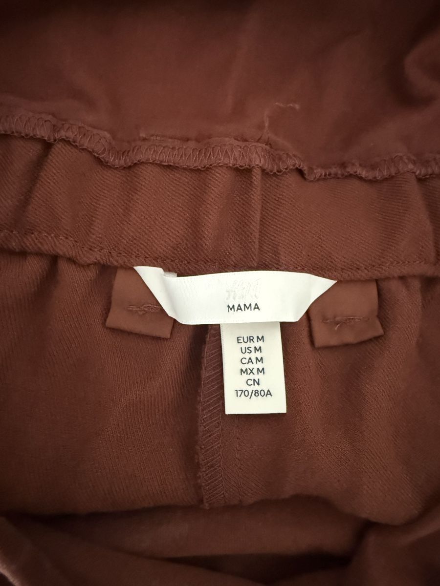 H&M Pantaloni: H&M Mama shorts - Rot, Medium – Usato da Binningen venduto da eli_9psr 2