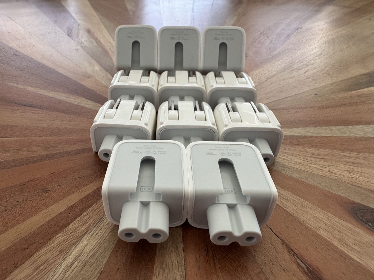 Apple Unità & Adattatore: US original Apple Adapter Reise USA Duckhead – Usato da St. Gallen venduto da hae_6rmh 2