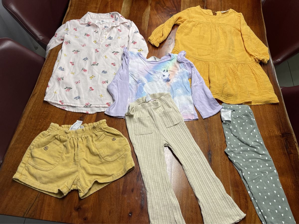 Lotti & Set di vestiti: Mädchen Kleider Gr. 92/98 – Usato da Oftringen venduto da Makeq