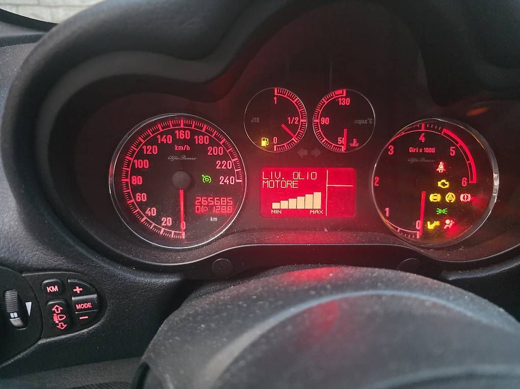 Automobili: Alfa romeo 147 1.9 jtdm – Usato da Bodio TI venduto da bru_85ns 3