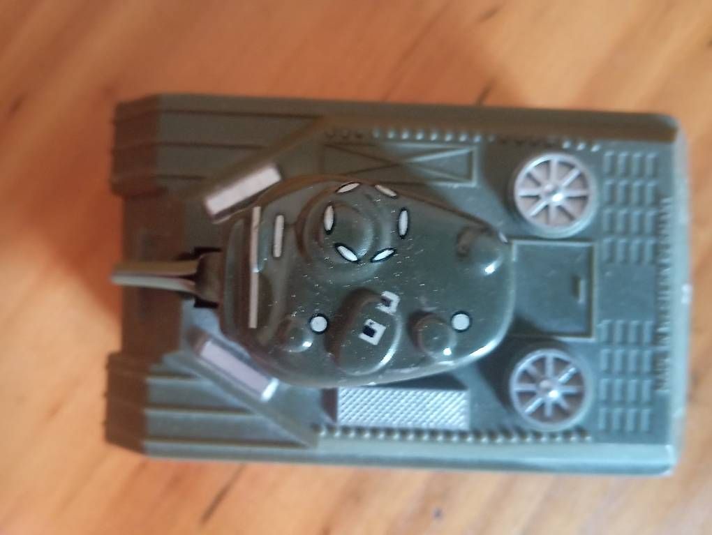 Spielzeuge: Kleiner Blechpanzer – Gebraucht aus Basel von Petergunn 2