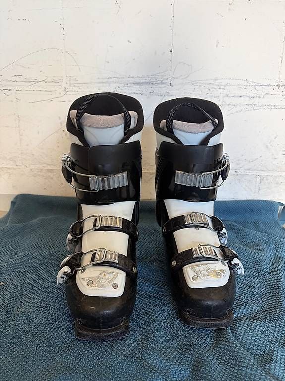 Scarpe per ragazzi: Skischuh Kinder – Usato da Niederbüren venduto da Rothlinger
