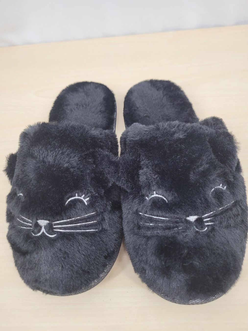 Herrenschuhe: Pantoufles noir 39/42 – Gebraucht aus Lausanne von PlusValue_Lausanne 2
