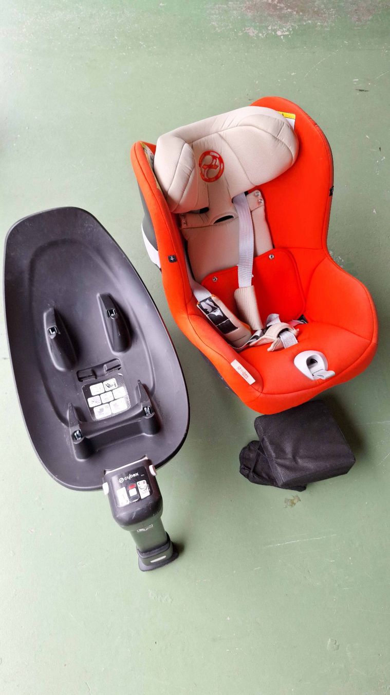 Cybex Seggiolini per auto: Cybex Sirona M2 i-Size Base und Kindersitz – Usato da Oberuzwil venduto da enduristo