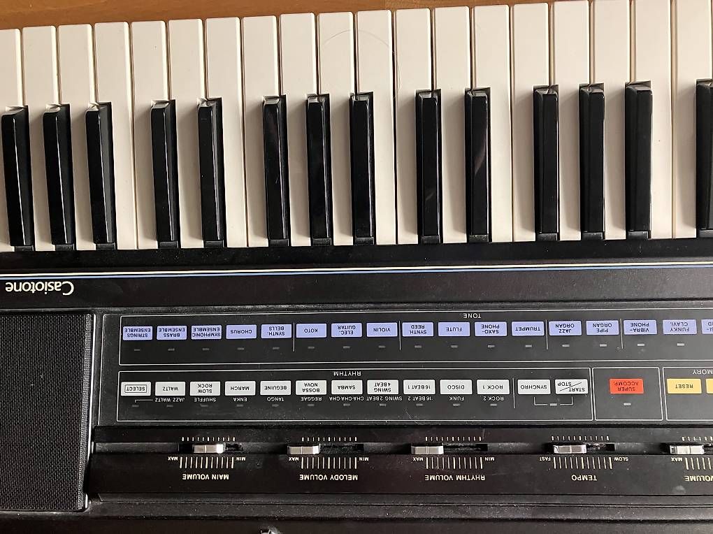 Strumenti musicali: CASIOTONE - CT6000 synthétiseur  – Usato da Genève venduto da augustin-sj 2