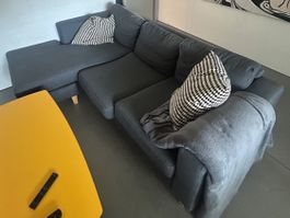 Graues Sofa ab 1.-