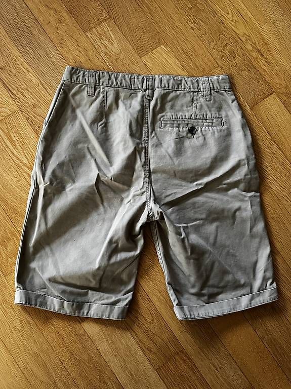 Hosen: Beige Short – Gebraucht aus Birsfelden von jon_687v 1