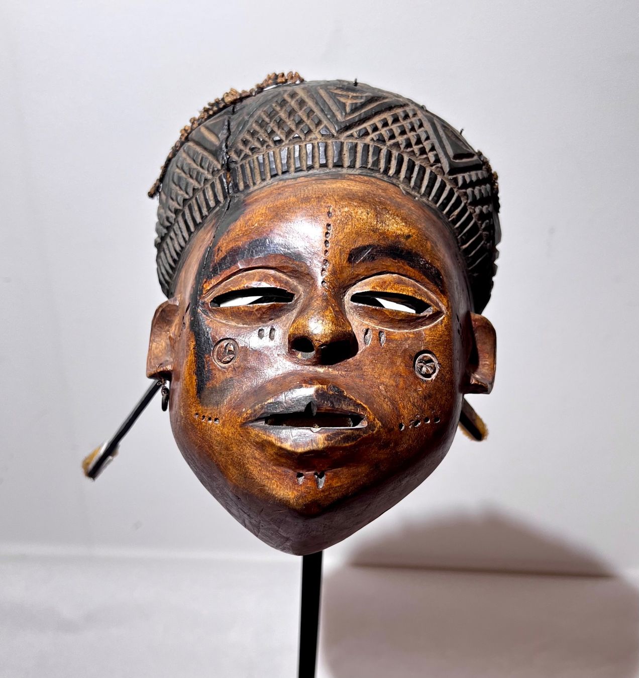 Internationale Kunst: Maske der Bakongo D.C: Congo Anfang 20 Jhd. – Gebraucht aus Zunzgen von
