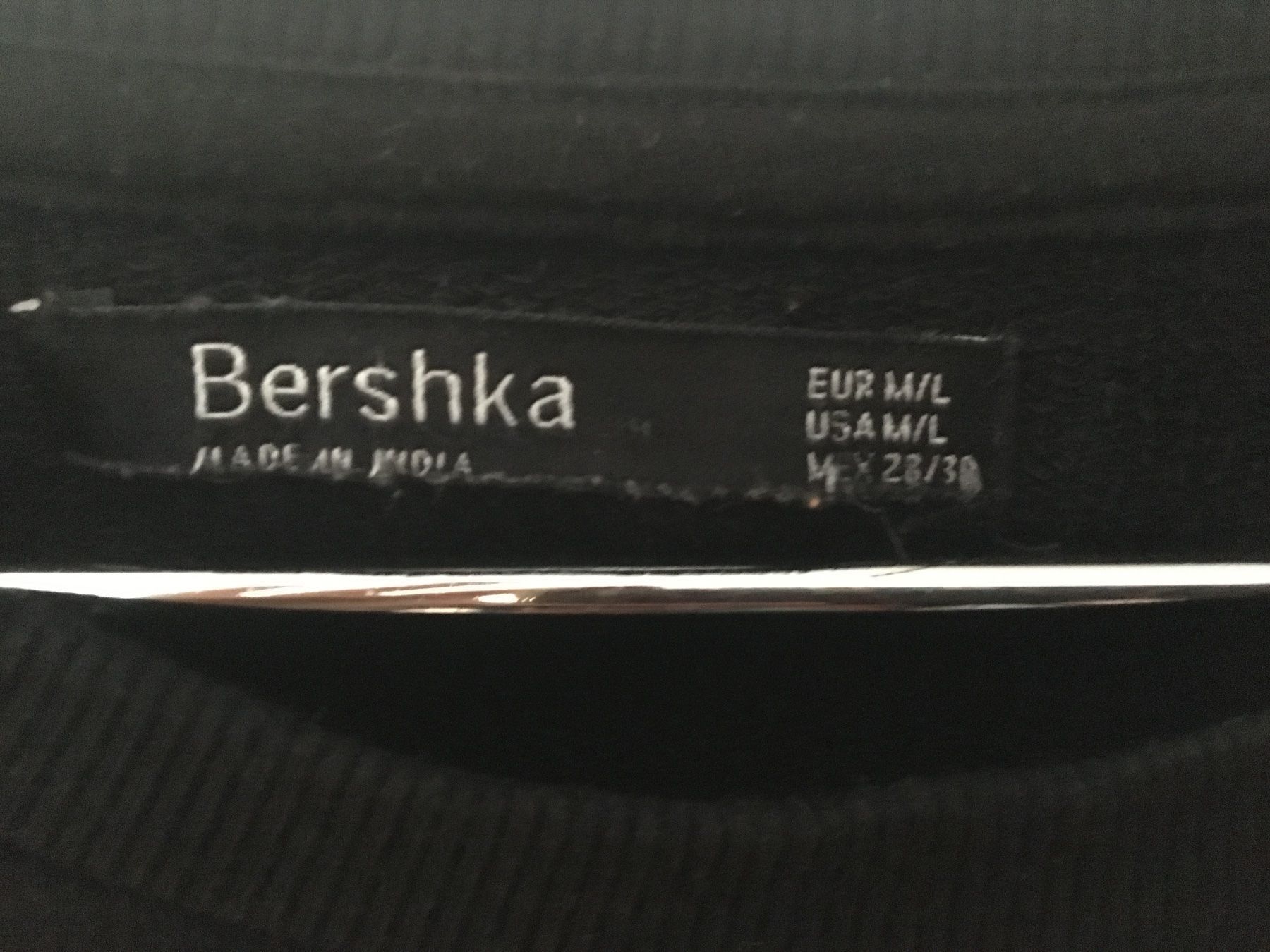 Bershka Pullover & Sweatshirts: "Bershka" Sweatshirt Pullover Grösse M/L – Gebraucht aus Basel von vitaminka 3