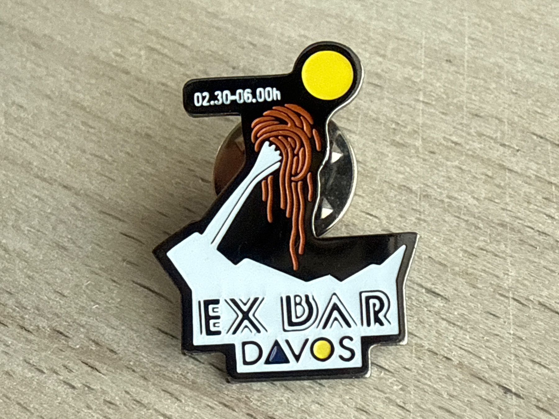 Plaketten & Abzeichen: Pin Ex Bar Davos – Gebraucht aus Glattbrugg von Schweigmatt