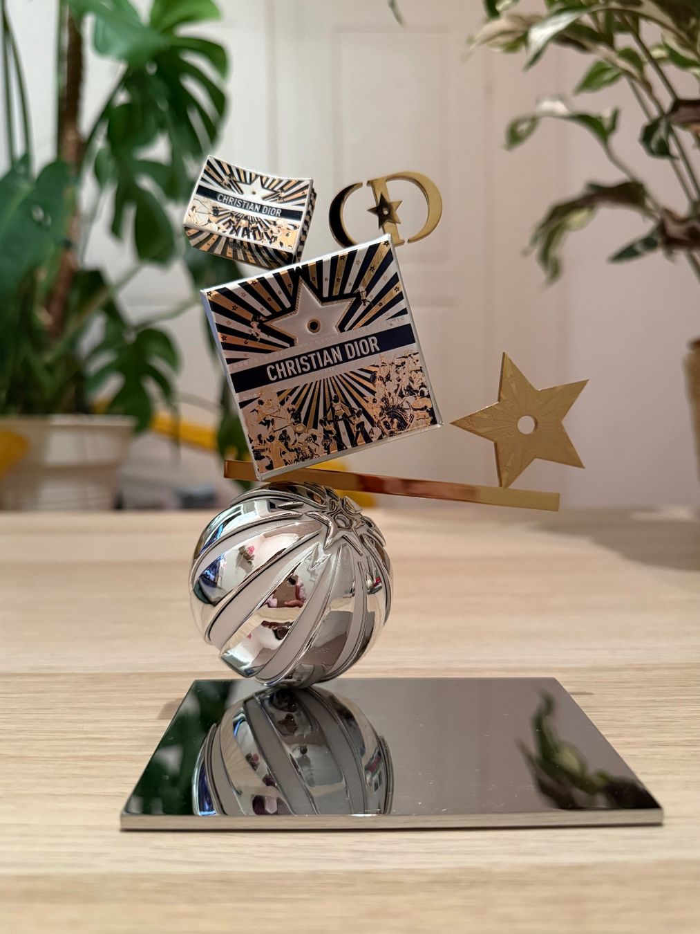 Tutte le decorazioni: Dior Table top display - Collectors ✨ – Usato da Luzern venduto da sas_r89l