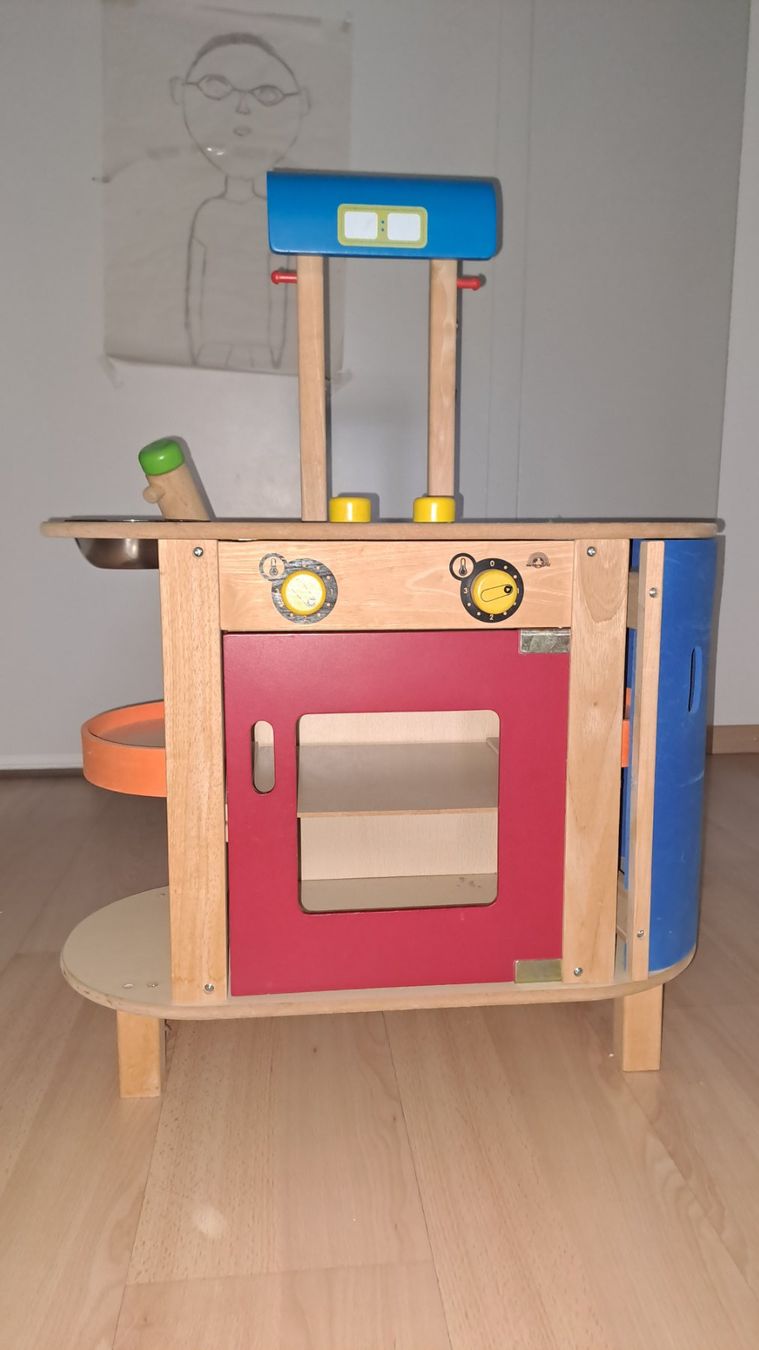 Jouets: Kinderküche Holz gut erhalten – D'occasion à Wädenswil par tat_j7wv