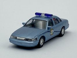 Busch 49082 1:87 Ford Crown Victoria "Kentucky State Police"