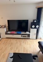 „Schwarz-weißer Fernsehschrank zu verkaufen, wegen Umzugs.(o
