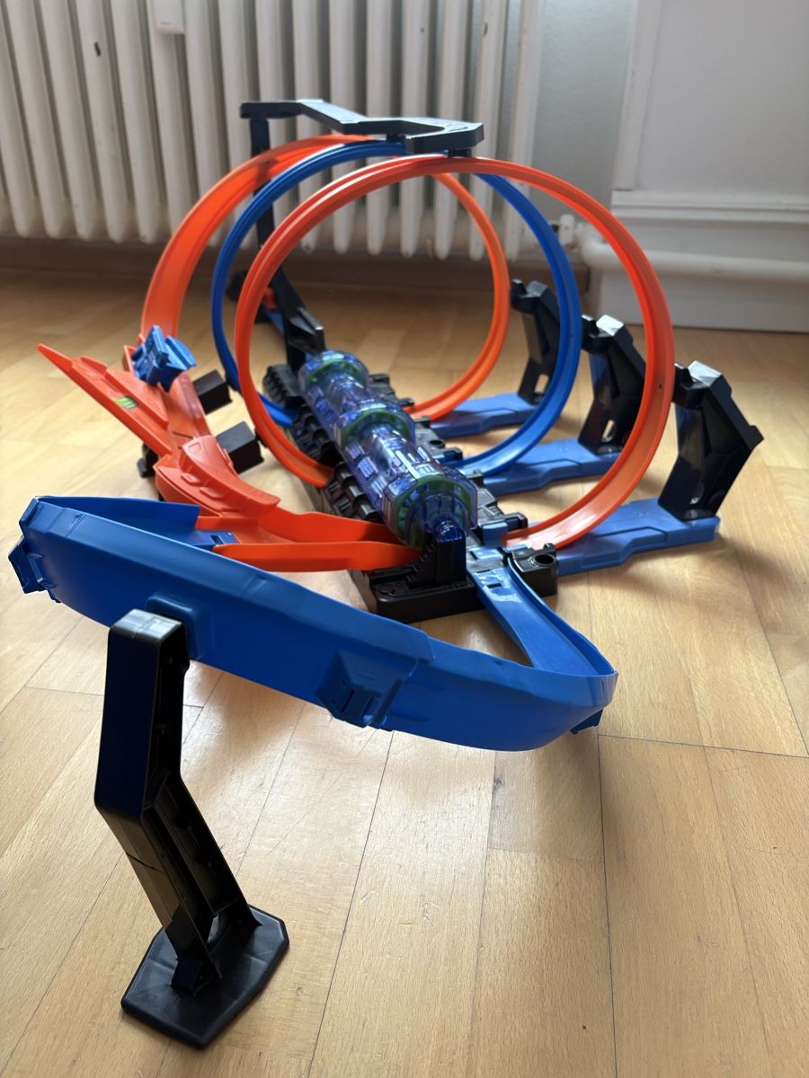 Hot Wheels Piste: HOT WHEELS - Corkscrew crash track set – Usato da Basel venduto da Marlen18 1