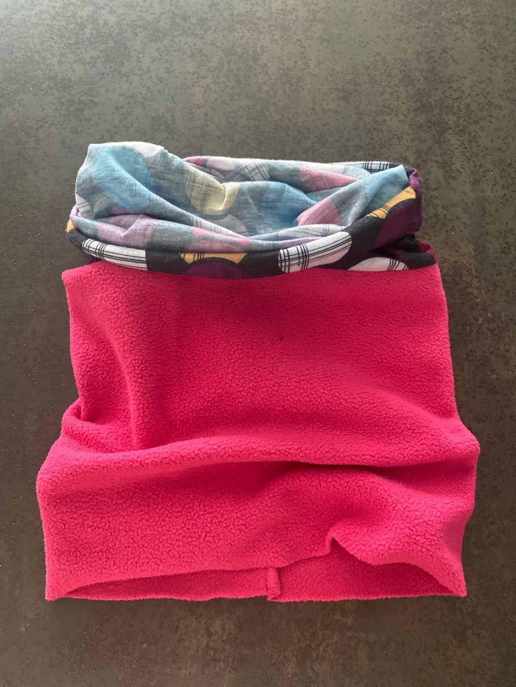 Altro abbigliamento per bambina: Snoop écharpe-cou taille 5 ans et plus – Usato da Delémont venduto da Ma_LoU.01 2