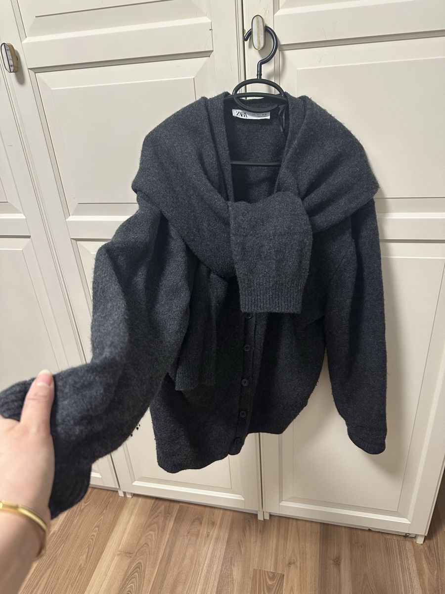 Zara Giacche: Zara Strickjacke Oversize Grau Gr. L - Must-Have! – Nuovo (secondo la descrizione) da Erlinsbach SO venduto da aka_5b2y 1